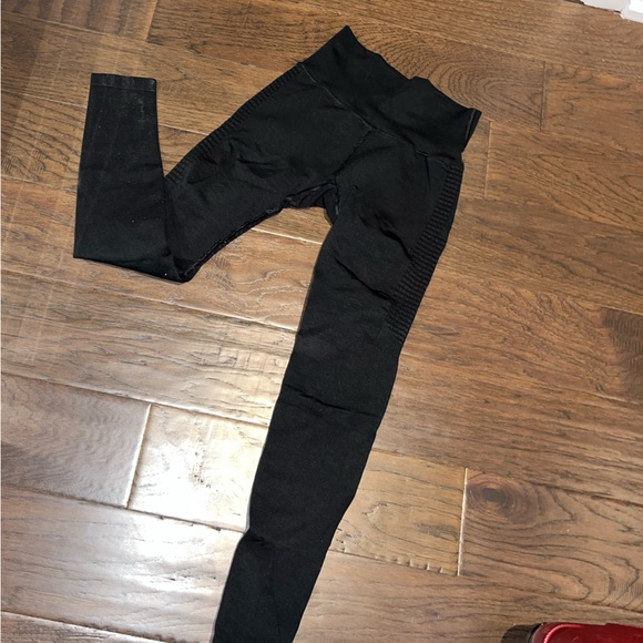 2 Alphalete leggings - Picture 3 of 6